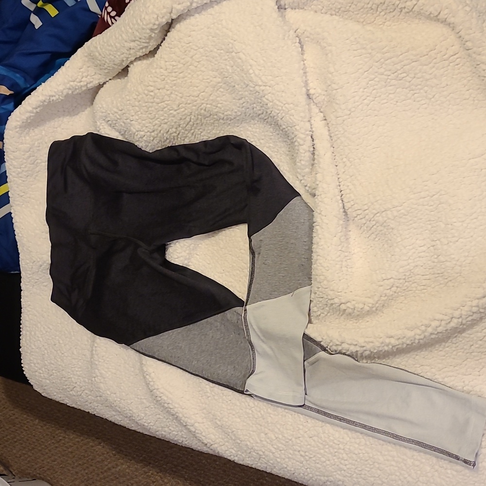 Avia leggings small